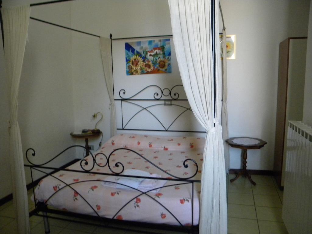 Hotel Le Petit Fleur Bareggio Pokoj fotografie